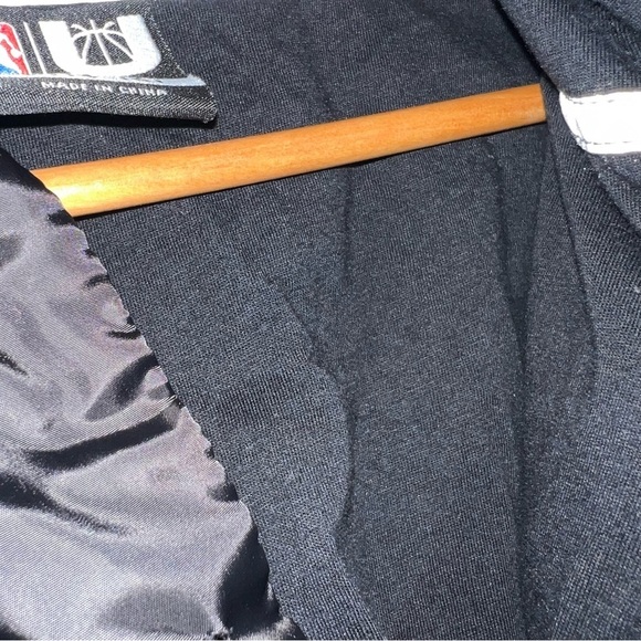 NBA Jacket Cleveland Cavaliers Boys Lined Windbreaker Black Size Large 14-16 - Picture 5 of 11